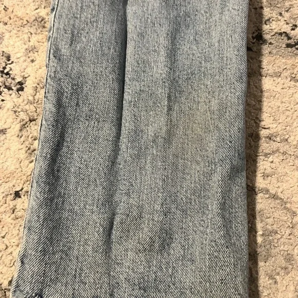 Levi's Women's Light Blue Classic Denim Jeans - Picture 8 of 15